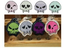 Stickserie ITH - Anhänger Skulls